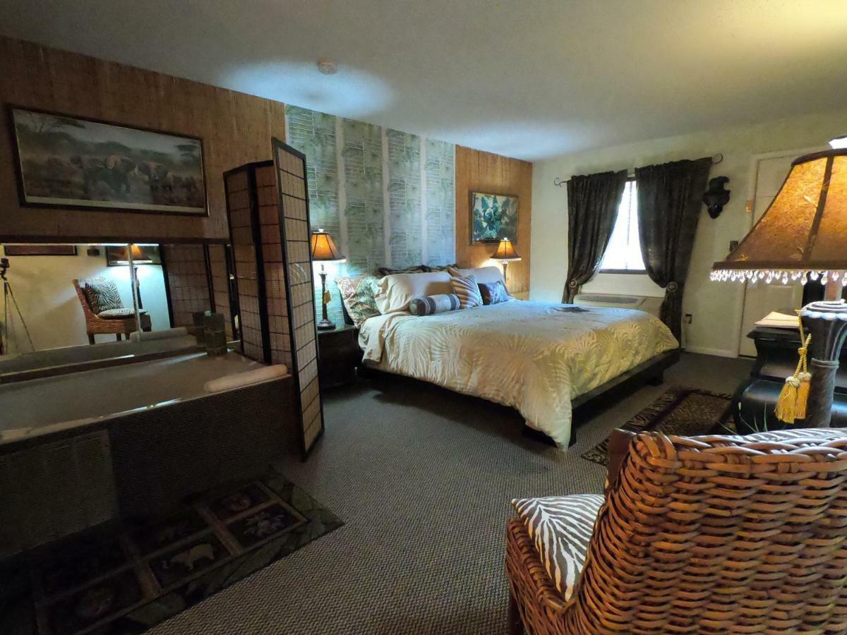 Tradewinds Lodging Eureka Springs Exterior photo